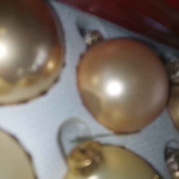 VTG Glass Christmas Ornaments Balls set of 24 Victoria Collection Gold Poinsetti - Picture 11 of 11